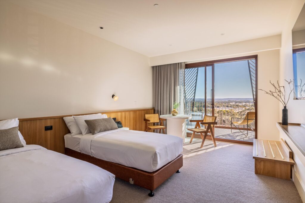 Twin bed guest room