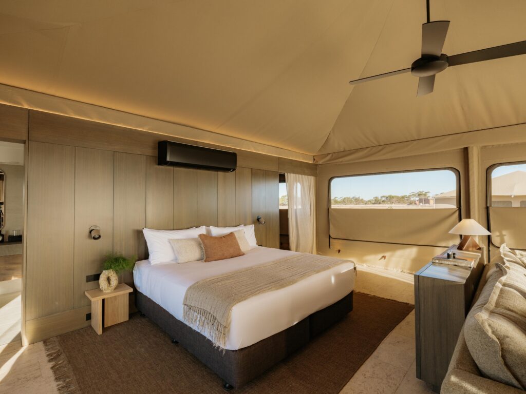 Luxury safari king tent