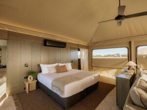 Luxury safari king tent