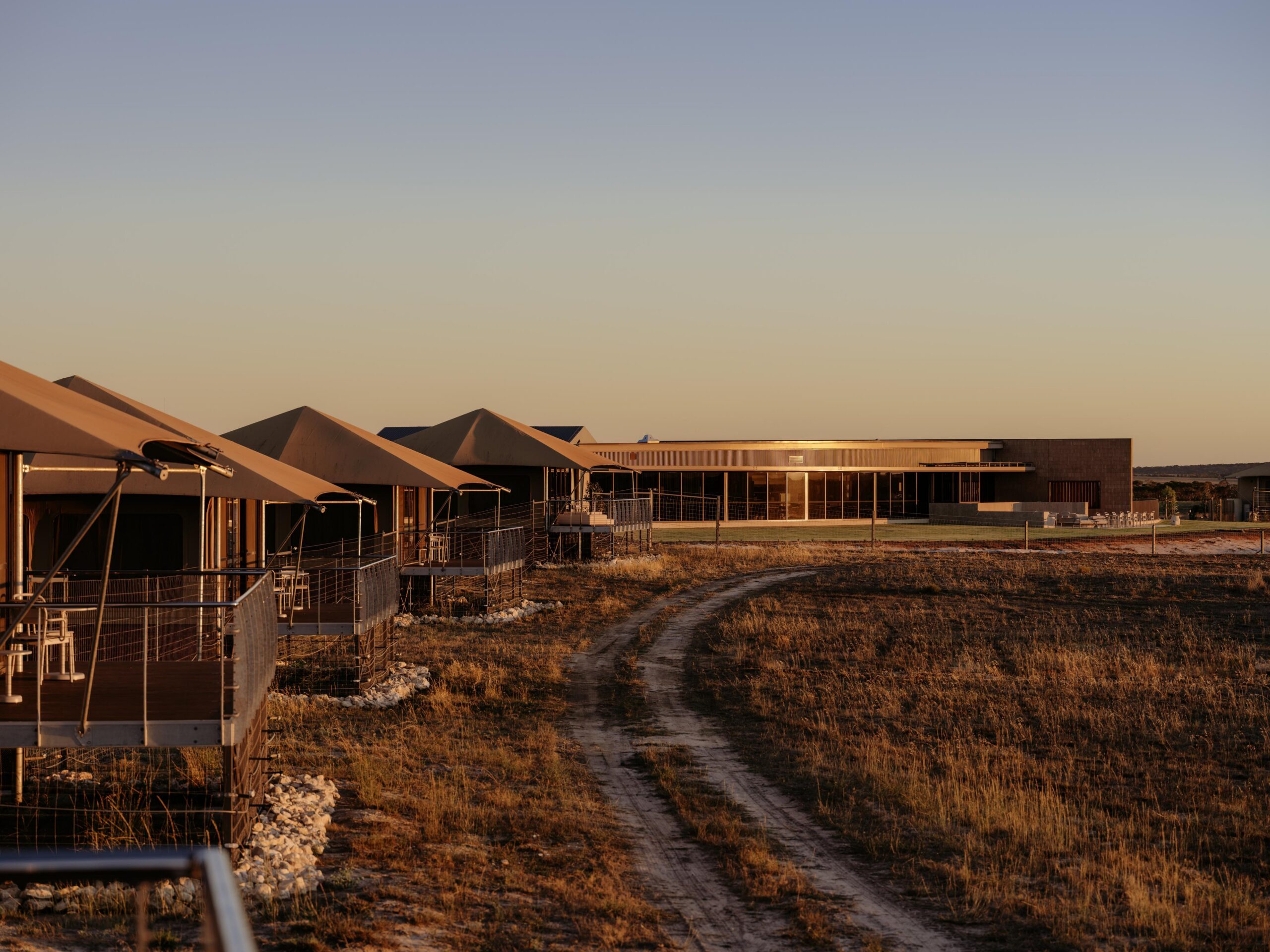 $tile['image']['alt']