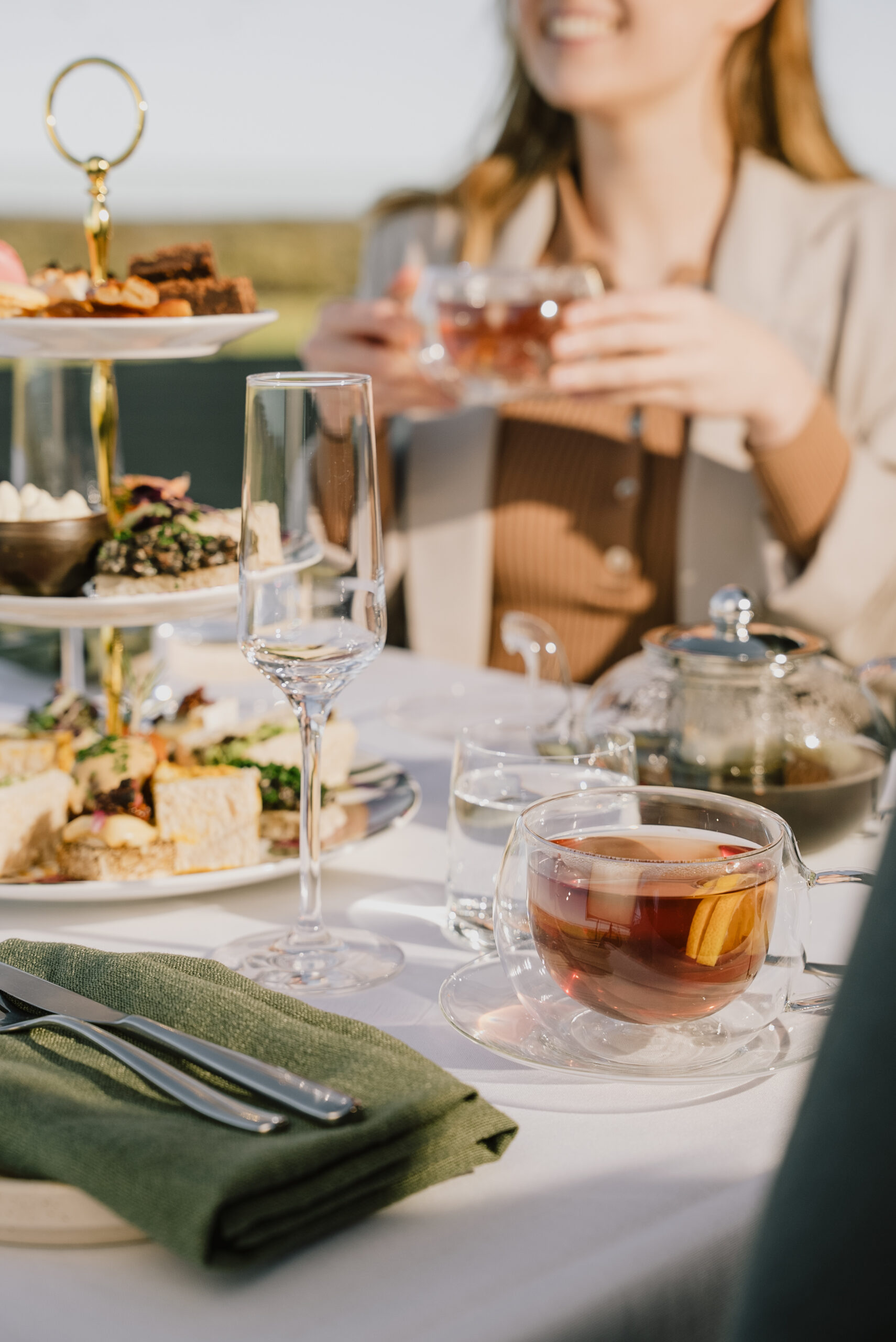 High tea in the wild